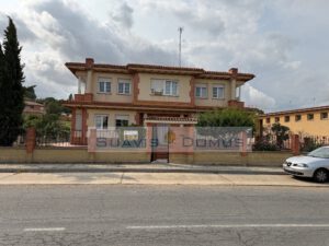 chalet de reestreno en Venialbo de 280m2