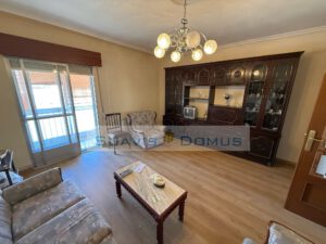 Floor 3 rooms in downtown area