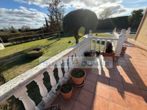 Chalet con piscina en carretera de Almaraz